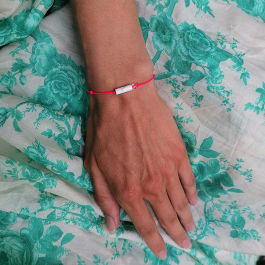 Neonpinkes Howlith & Bergkristall Armband