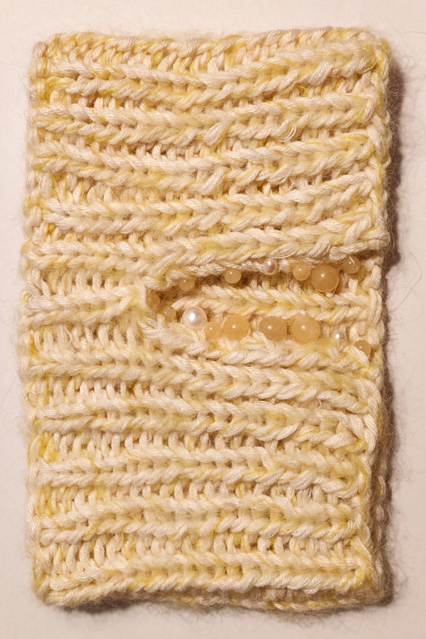 Kragen mit Perlen und Calzit handgestrickt