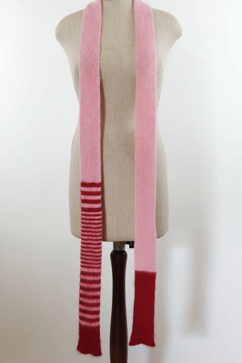 Statement Fluffy Skinny Schal – Mohair & Wolle in Rosa & Rot – Extra Lang (250cm) Unikat