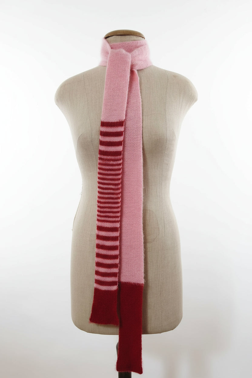 Statement Fluffy Skinny Schal – Mohair & Wolle in Rosa & Rot – Extra Lang (250cm) Unikat