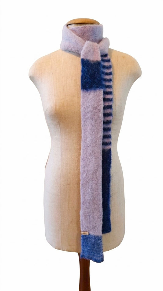 Dunkelblau & Blasslila Fluffy Skinny Schal – Extra Langer Alpaka-Mix