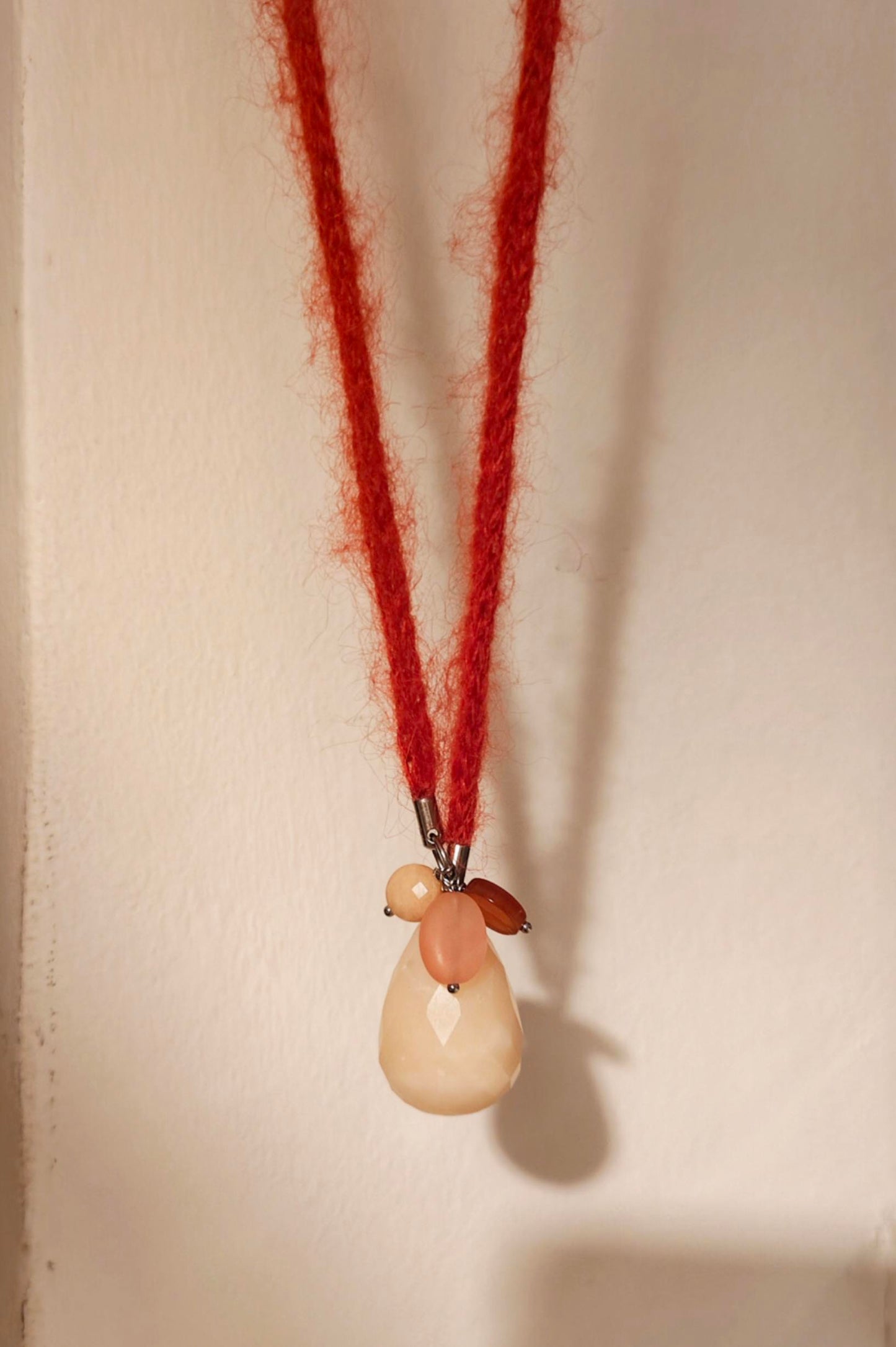 Anden-Opal Mohair-Feinstrick Kette mit Edelsteinen