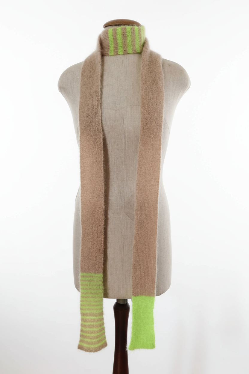 Skinny Schal aus Superkid Mohair-Mix – Unikat in Neon-Grün & Beige
