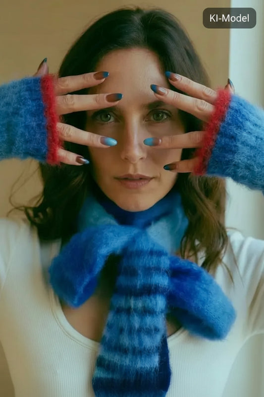 Fluffy Handstulpen – Alpaka & Mohair-Mix – Rot-Blau Ombré Unikate