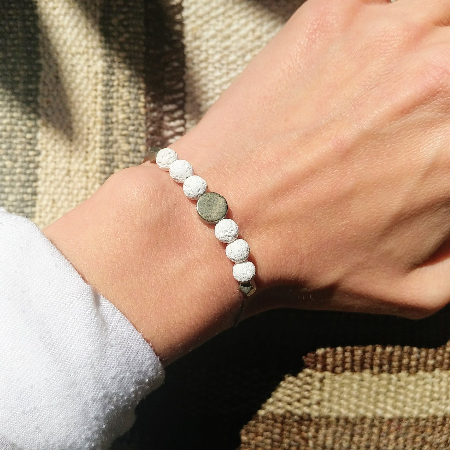 Pyrit und weiße Lava Diffuser Armband