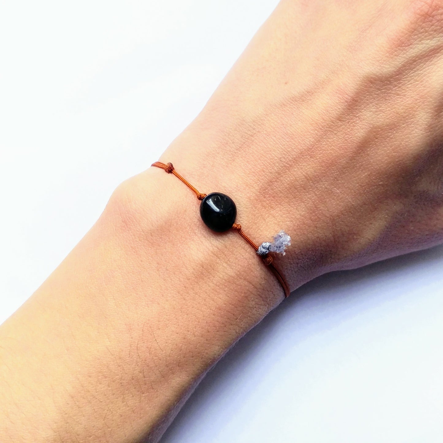 Schwarzer Turmalin Nugget Armband, cognac, grau