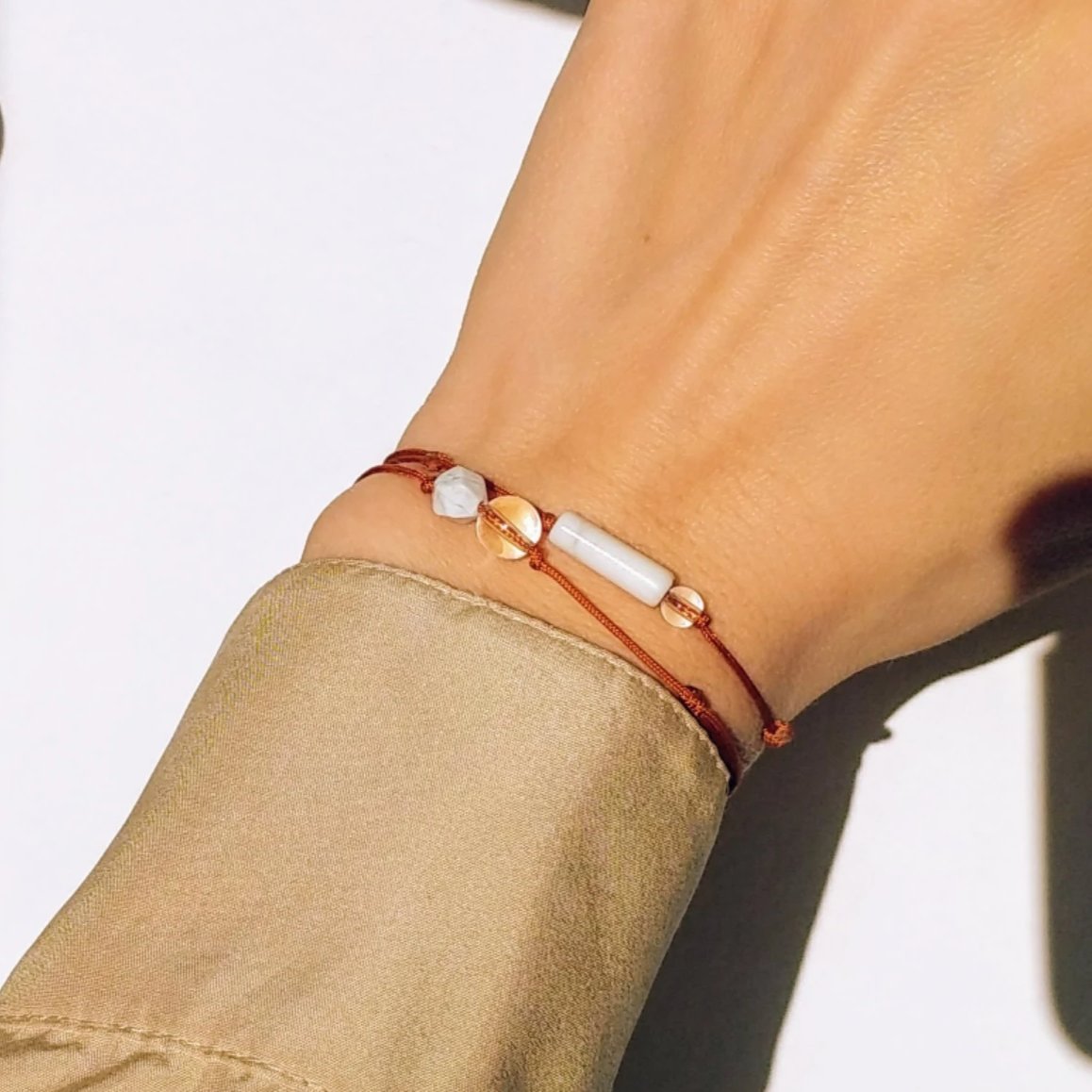 Delicate gemstone bracelet - white & cognac brown | pia norden