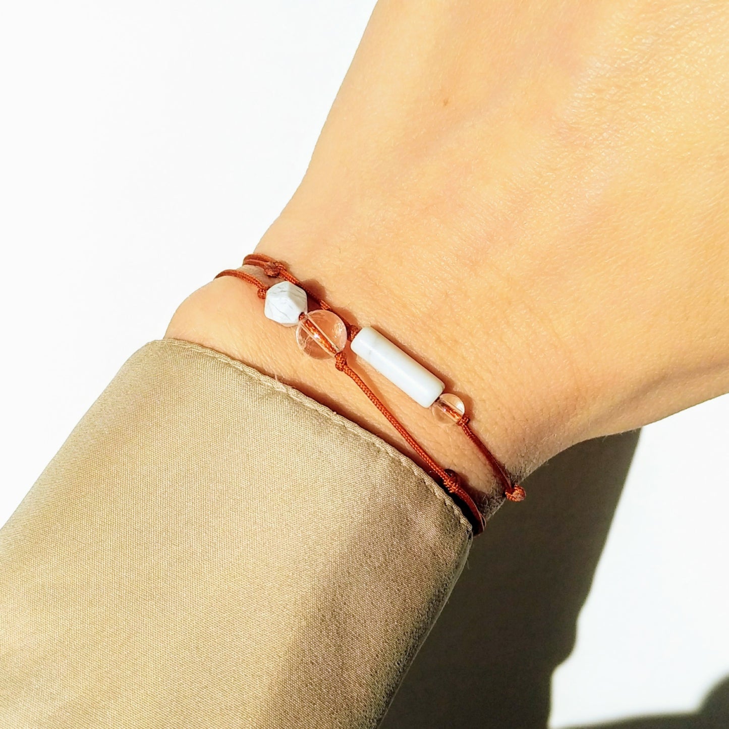 Delicate gemstone bracelet - white & cognac brown | pia norden