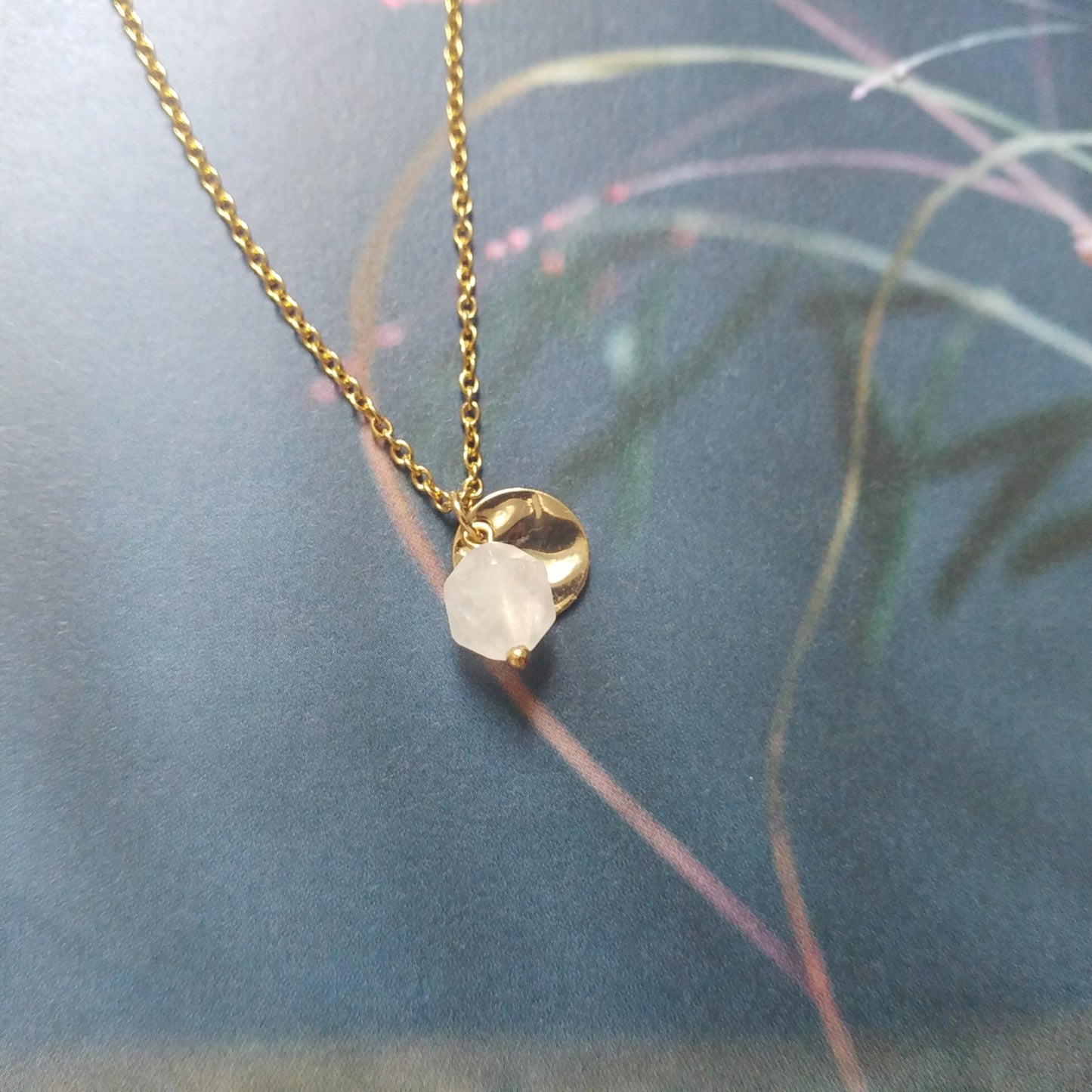 Rosenquarz Kette gold | Halskette mit Goldplättchen & Stein Anhänger