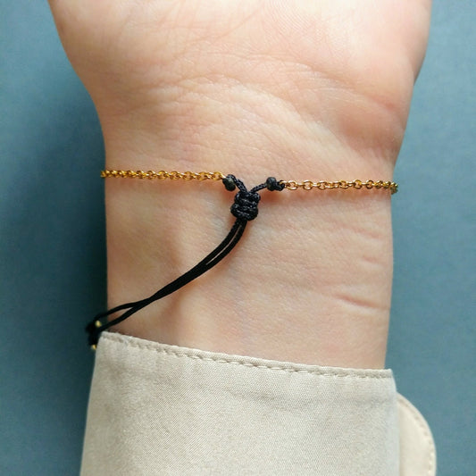 pia norden | Armband - Schwarzer Turmalin facettiert auf feiner Kette aus Edelstahl in gold