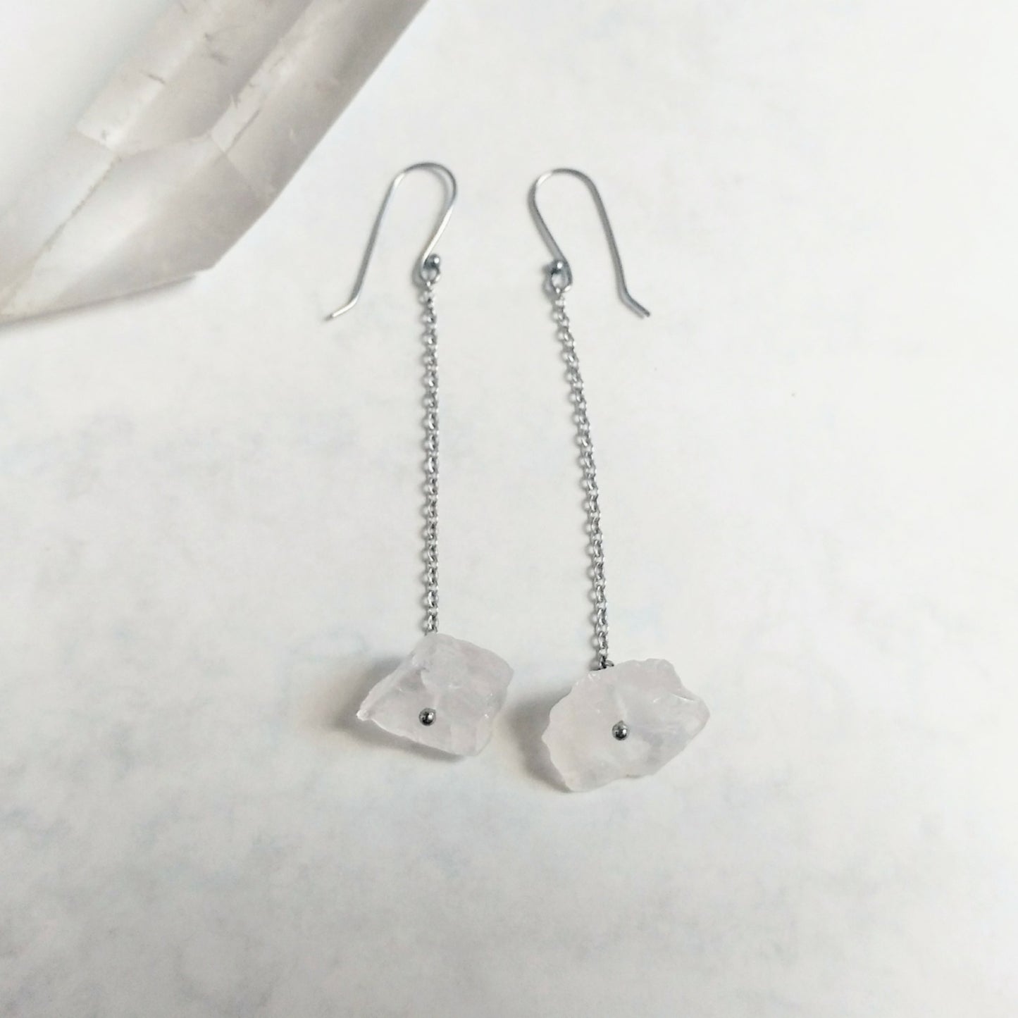 Roher Bergkristall Ohrringe gold und silber Ohrstecker