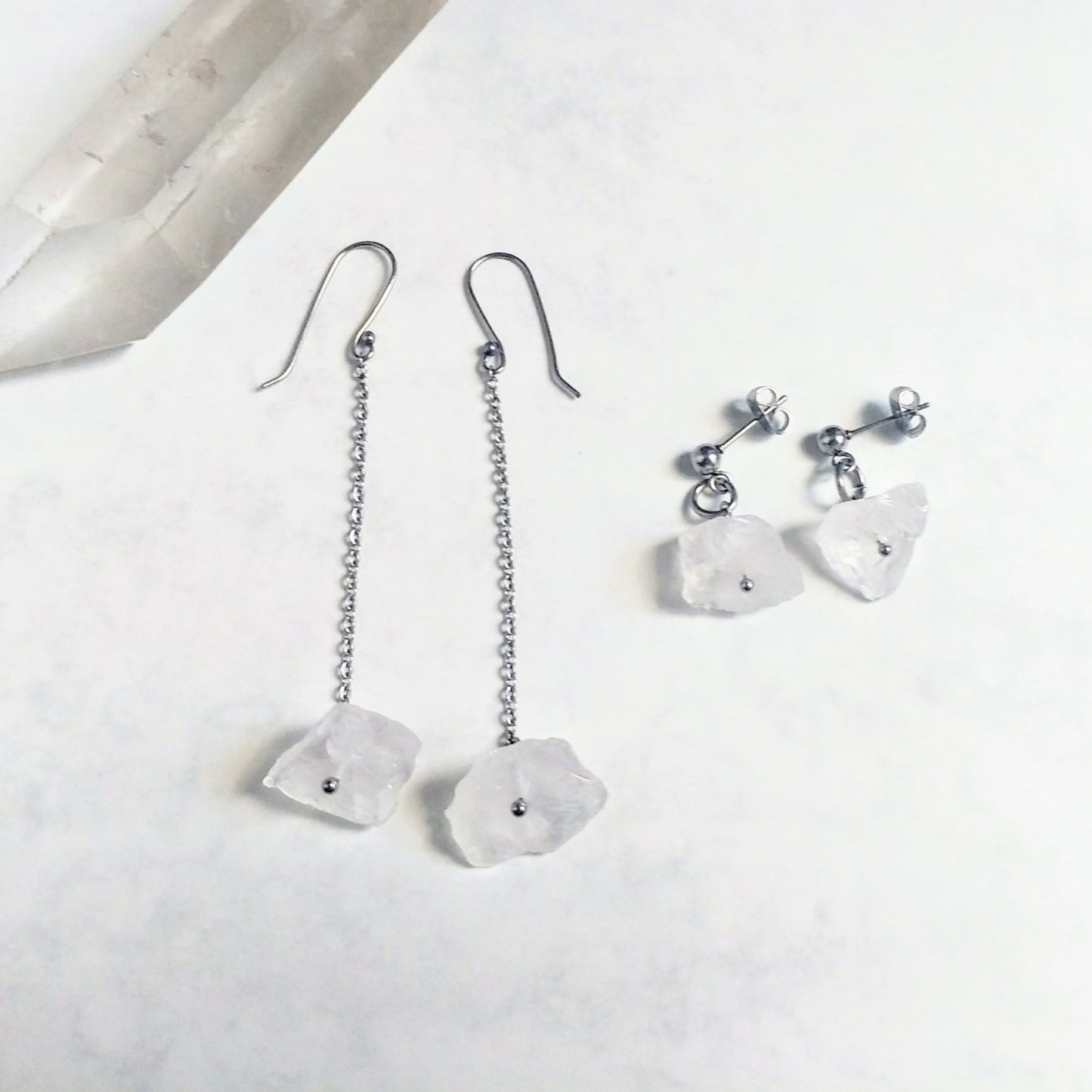 Roher Bergkristall Ohrringe gold und silber Ohrstecker