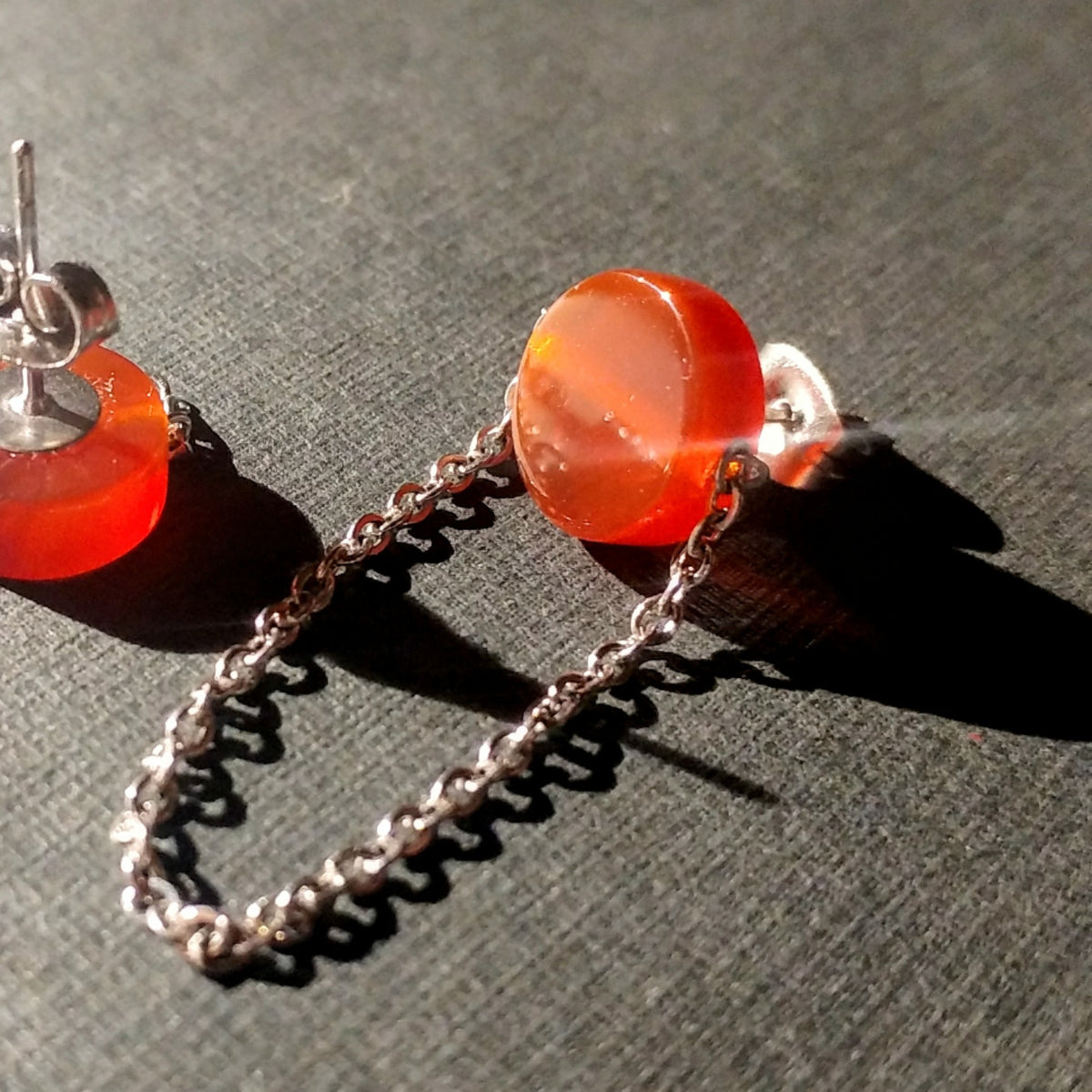 Edelstein Ohrstecker in silber aus Edelstahl mit rotem Karneol
