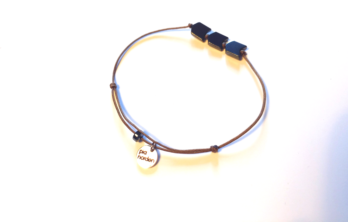 Einfaches Pfeil Armband mit Hämatit