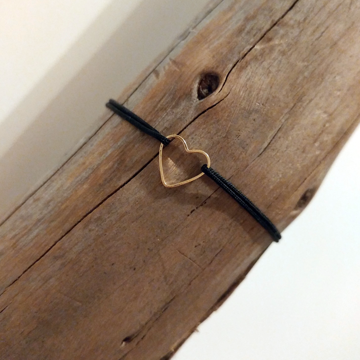 Schlichtes goldenes Herz Armband