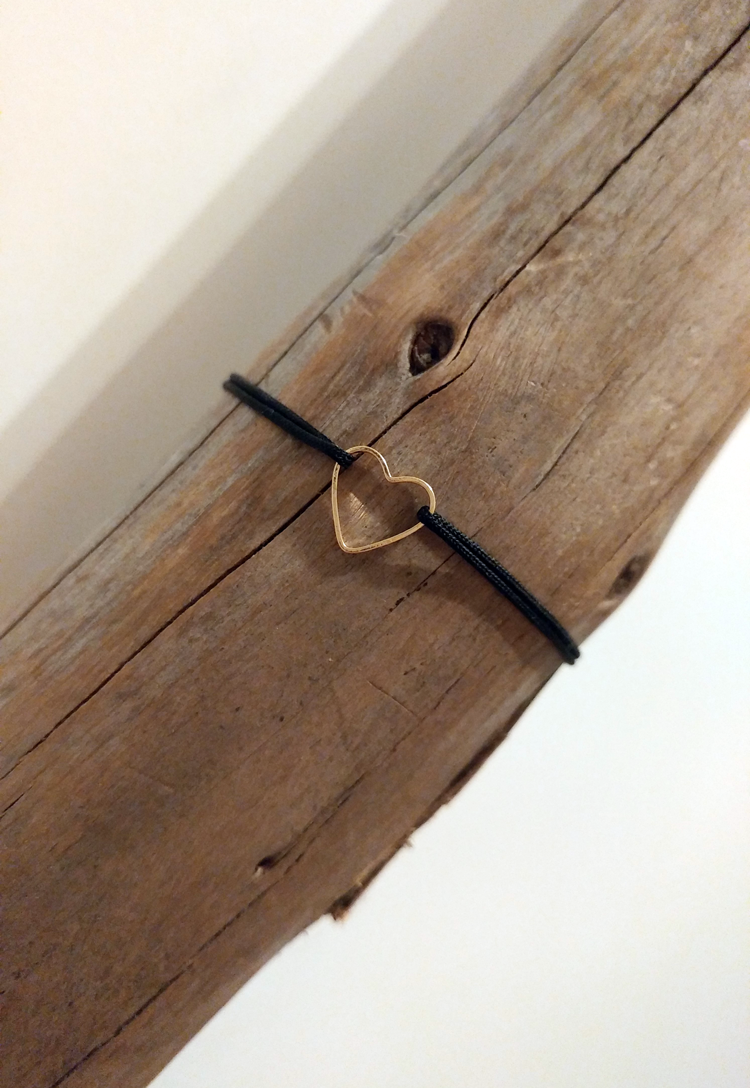 Schlichtes goldenes Herz Armband
