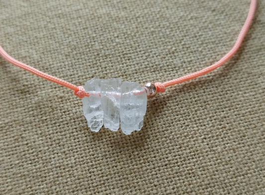 Armband roher Kunzit | lachsfarben & roségoldene Details