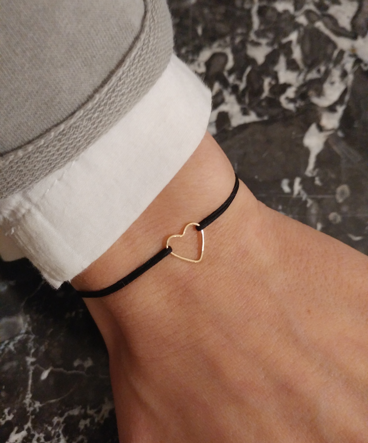 Schlichtes goldenes Herz Armband
