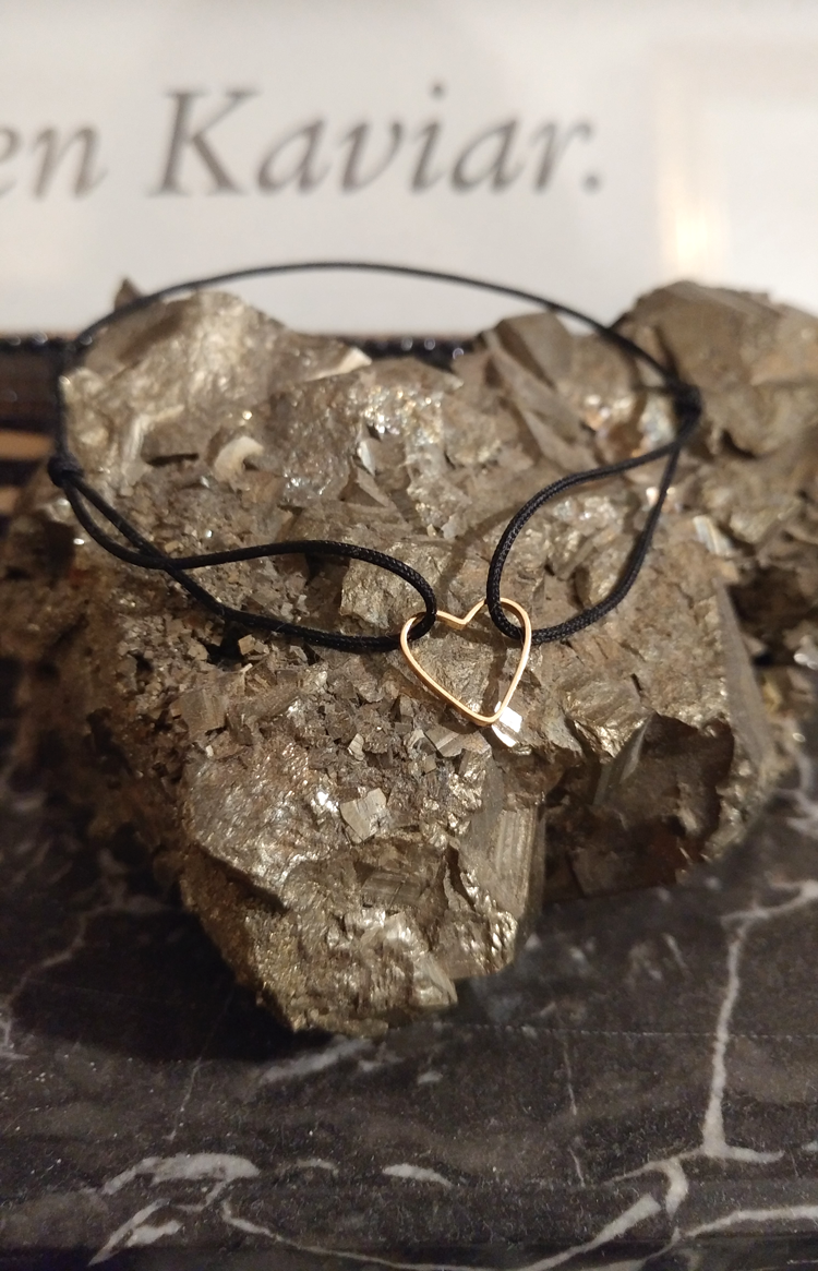 Schlichtes goldenes Herz Armband