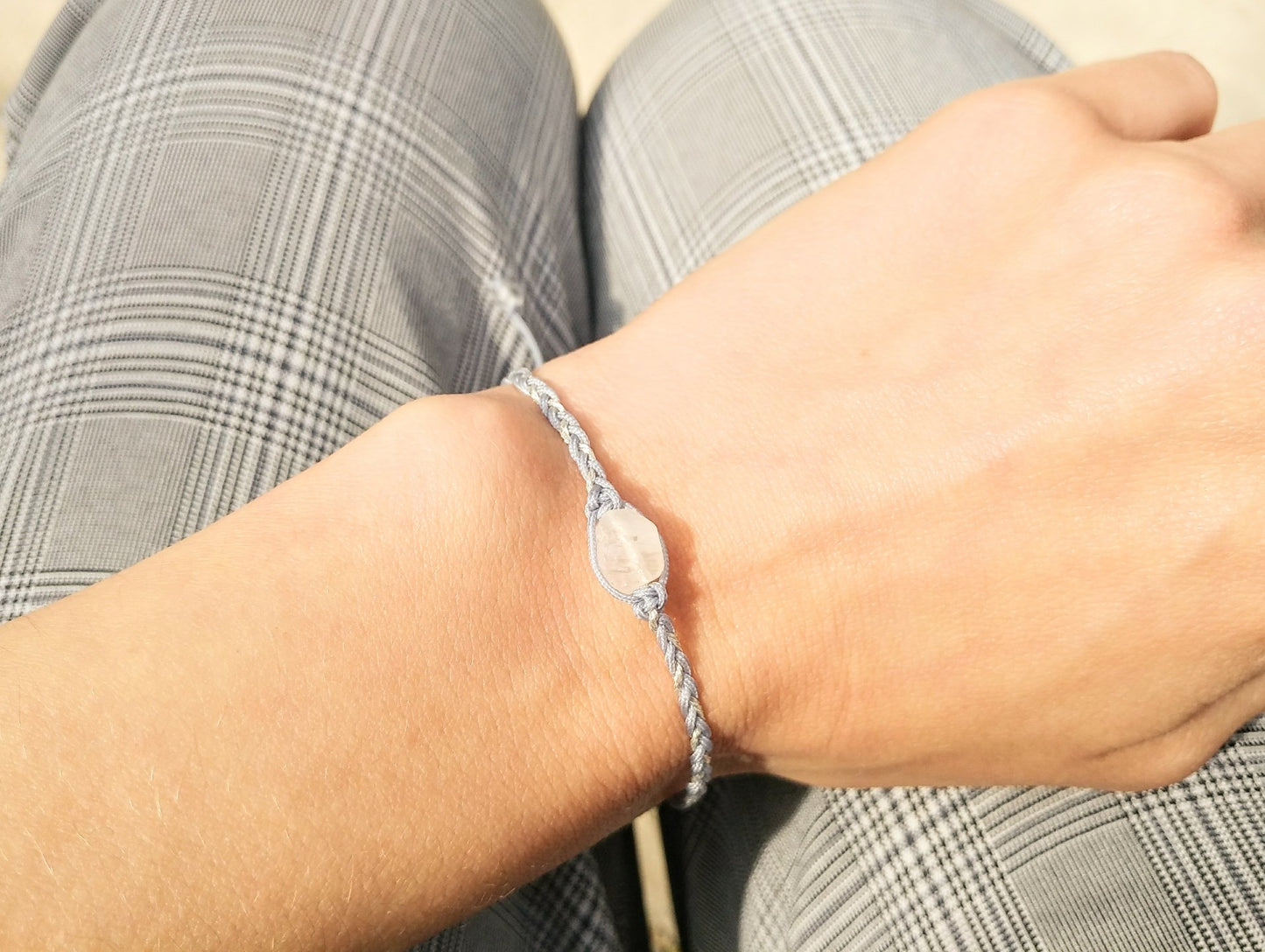 Geflochtenes Armband mit Labradorit & Bergkristall