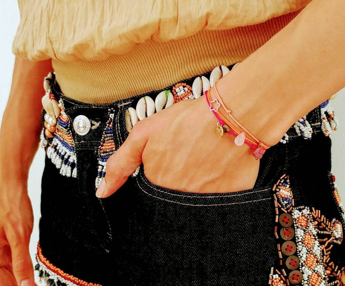 Rosenquarz Tropfen Armband & Blume vergoldet