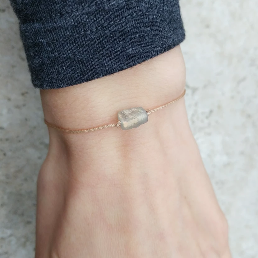 Zartes Labradorit Armband in grau und beige