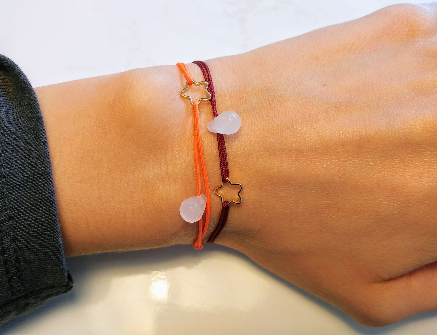 Rosenquarz Tropfen Armband & Blume vergoldet