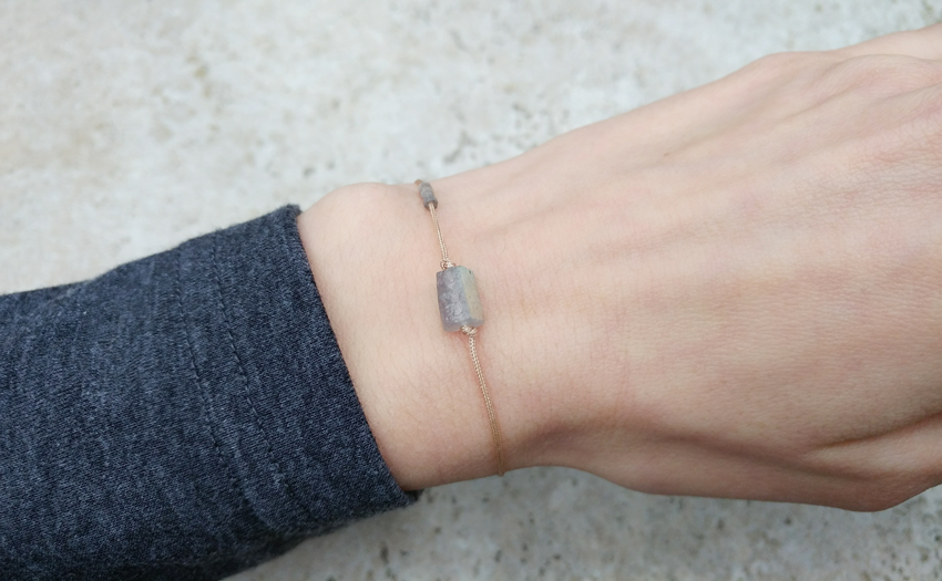 Zartes Labradorit Armband in grau und beige