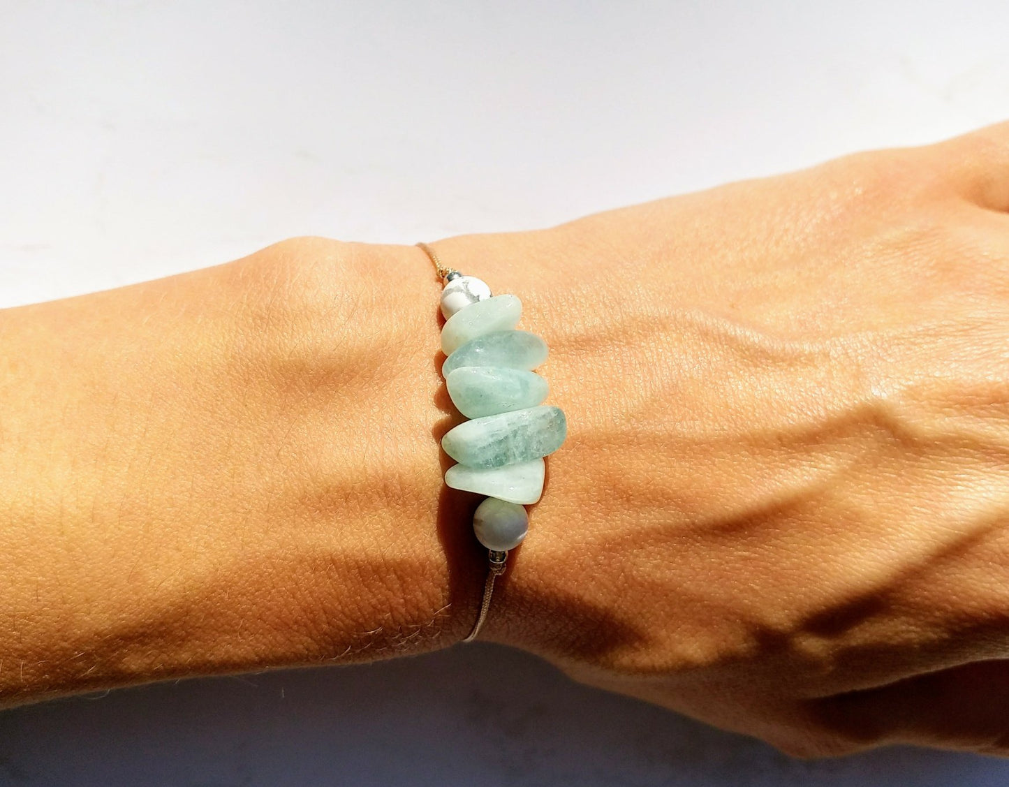 Aquamarin Armband mit Magnesit Howlith | beruhigend