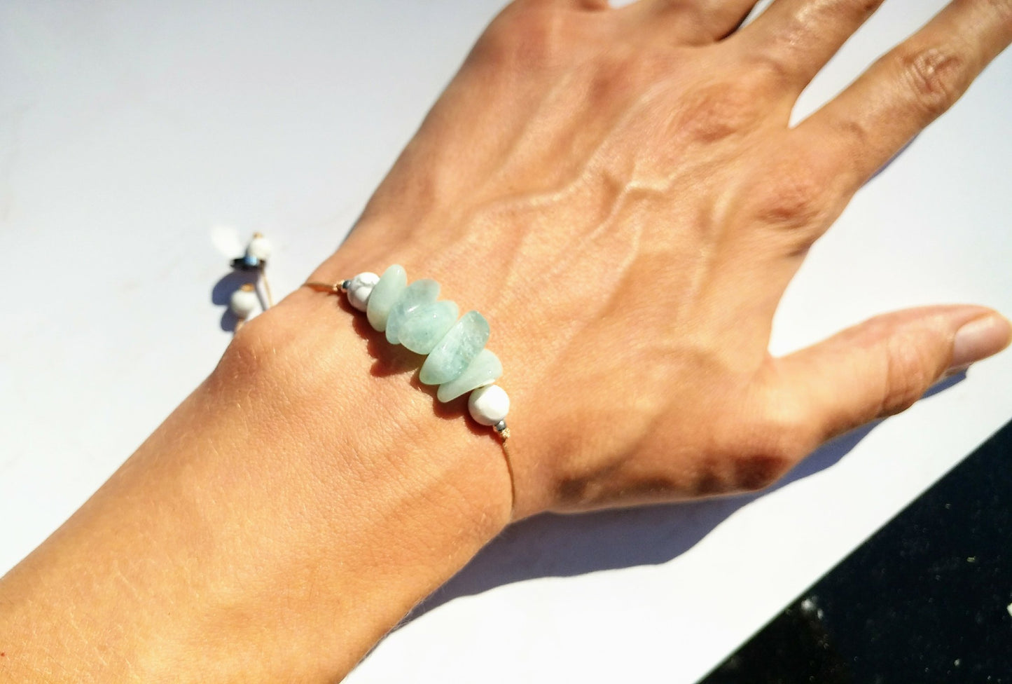 Aquamarin Armband mit Magnesit Howlith | beruhigend