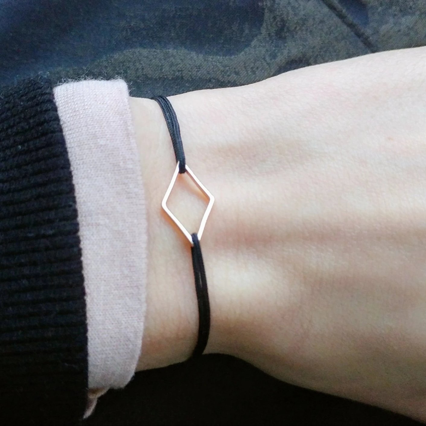 Minimalistisches Armband mit Raute in Gold
