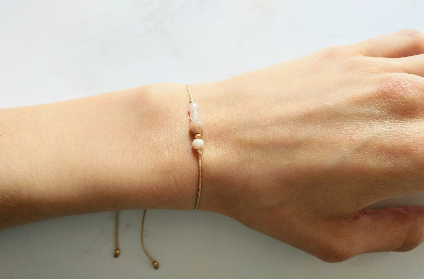 Armband Sonnenstein & Rosenquarz in beige rosa gold