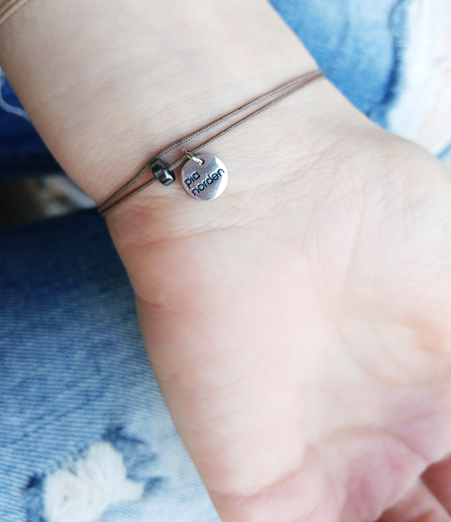 Einfaches Pfeil Armband mit Hämatit