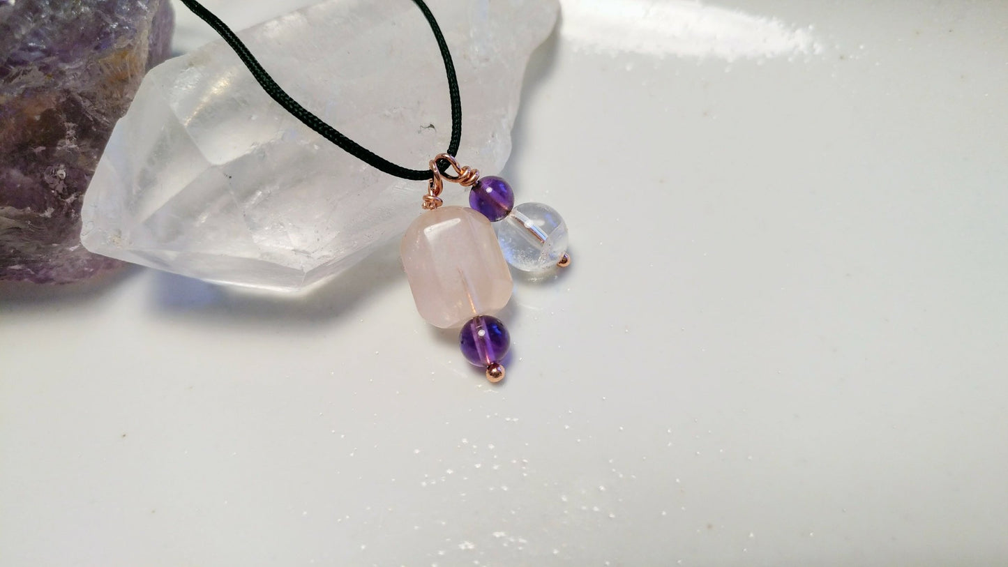 Goldenes Dreieck Halskette | Rosenquarz Bergkristall Amethyst