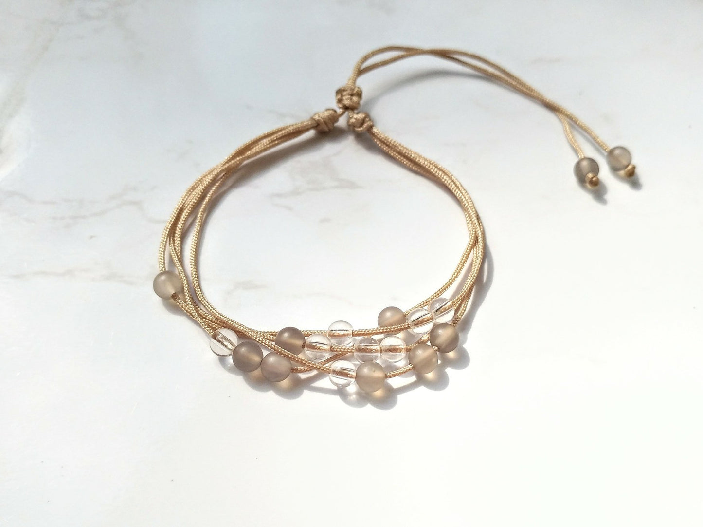 Mehrreihiges Armband - Achat & Bergkristall beige