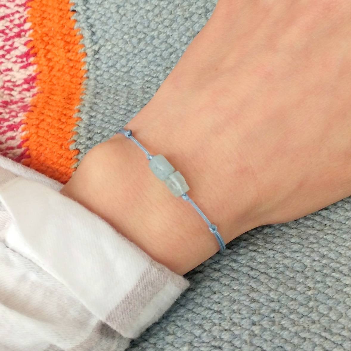 Roher Aquamarin Armband schlicht hellblau