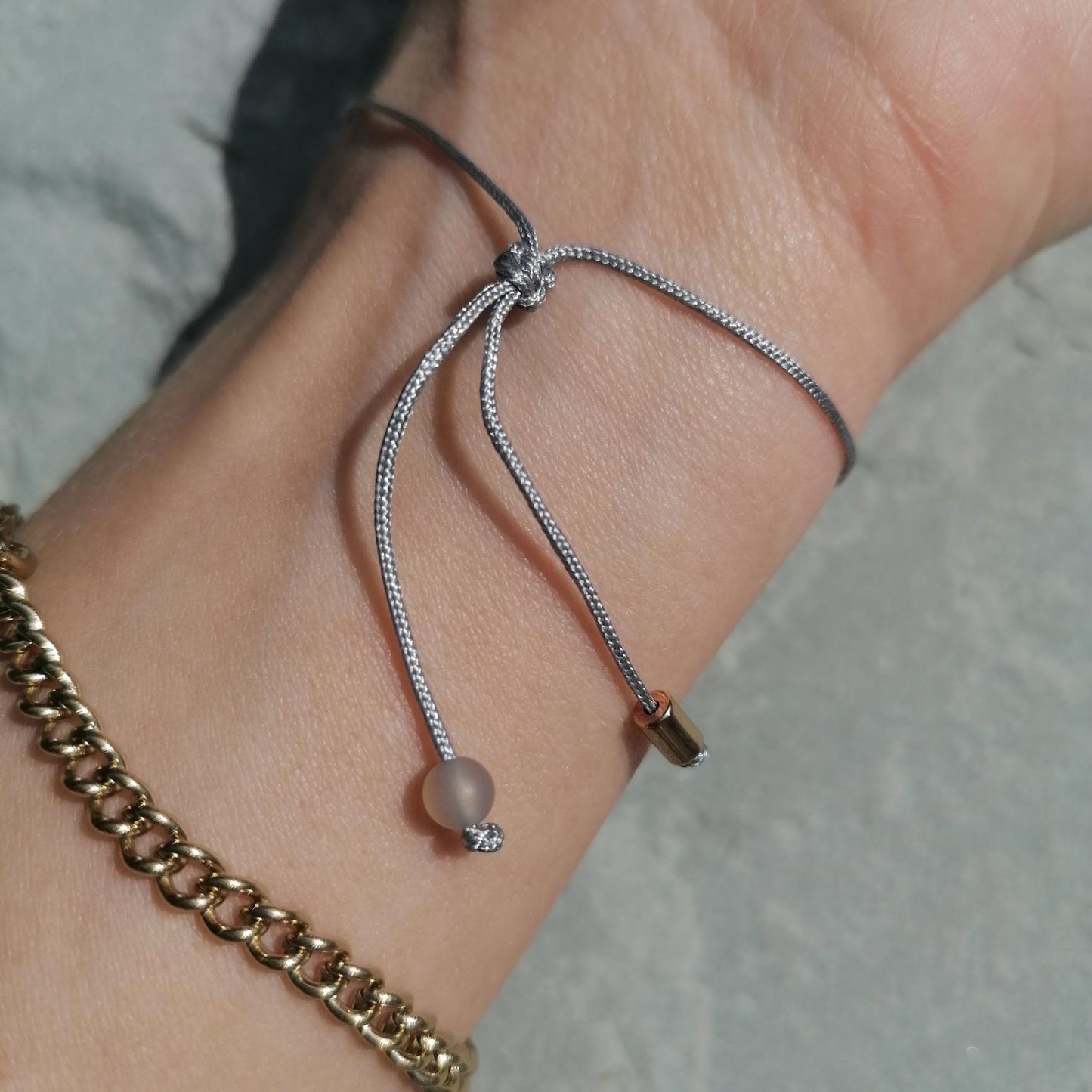 Dezentes Achat Armband grau & gold | pia norden