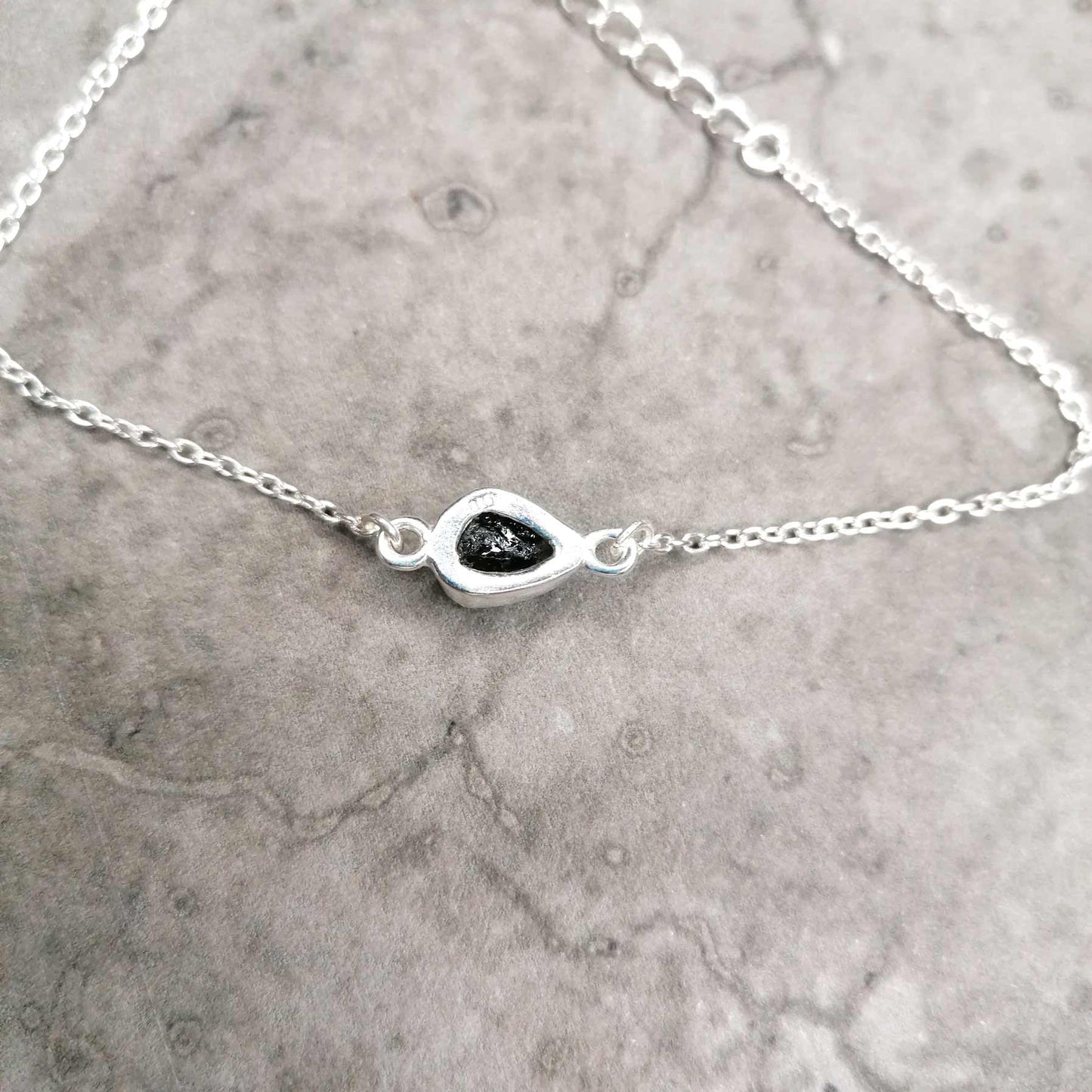Silber Armkette schwarzer Turmalin roh | Schutzstein Schmuck | von pia norden