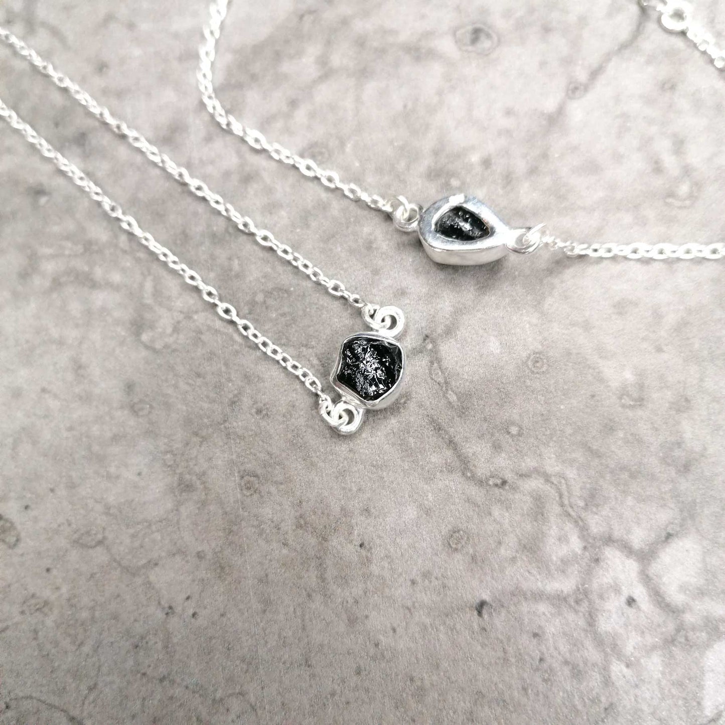 Silber Armkette schwarzer Turmalin roh | Schutzstein Schmuck | von pia norden