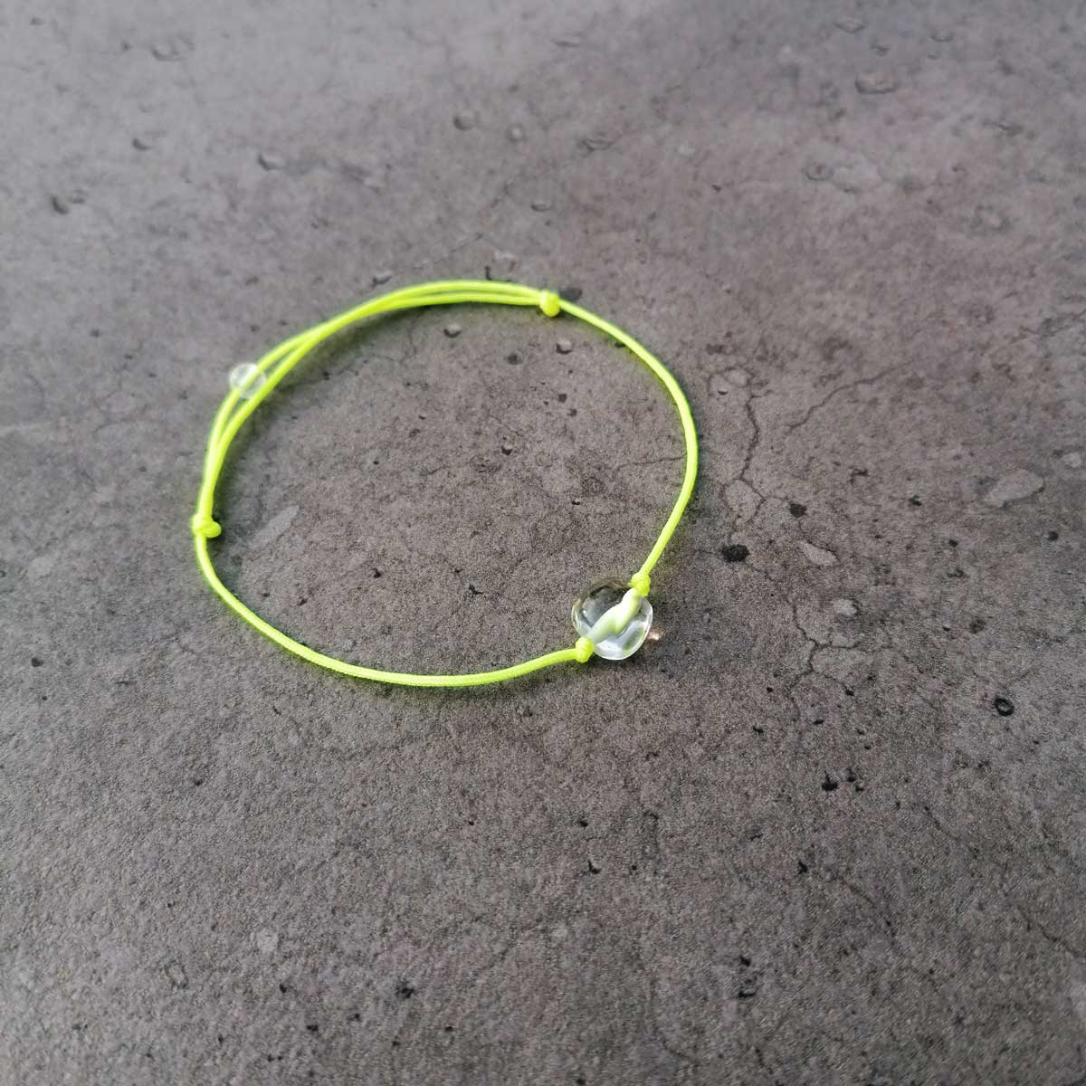 Bergkristall Nugget Armband in neongelb | unisex | pia norden