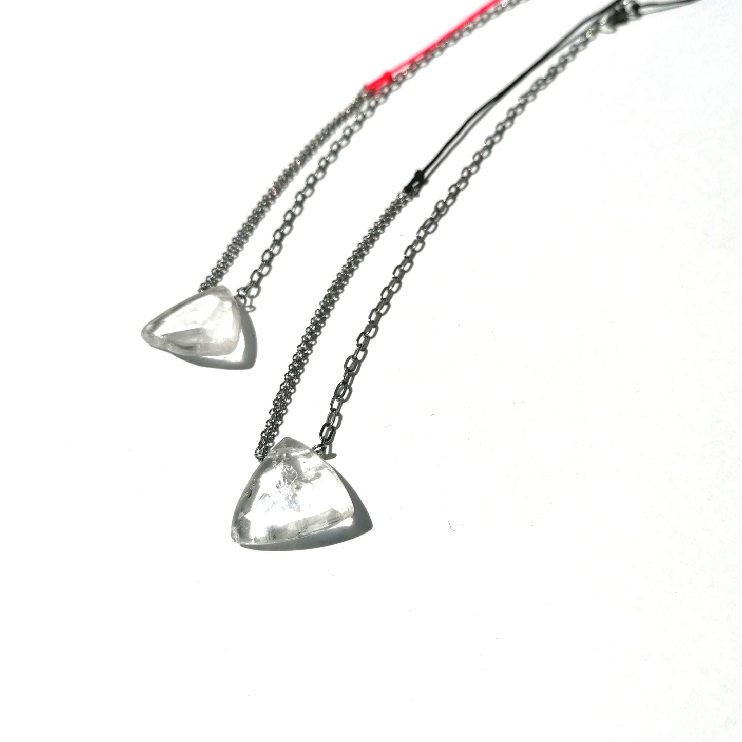 Bergkristall Dreieck Halskette silber | neon, schwarz | contemporary