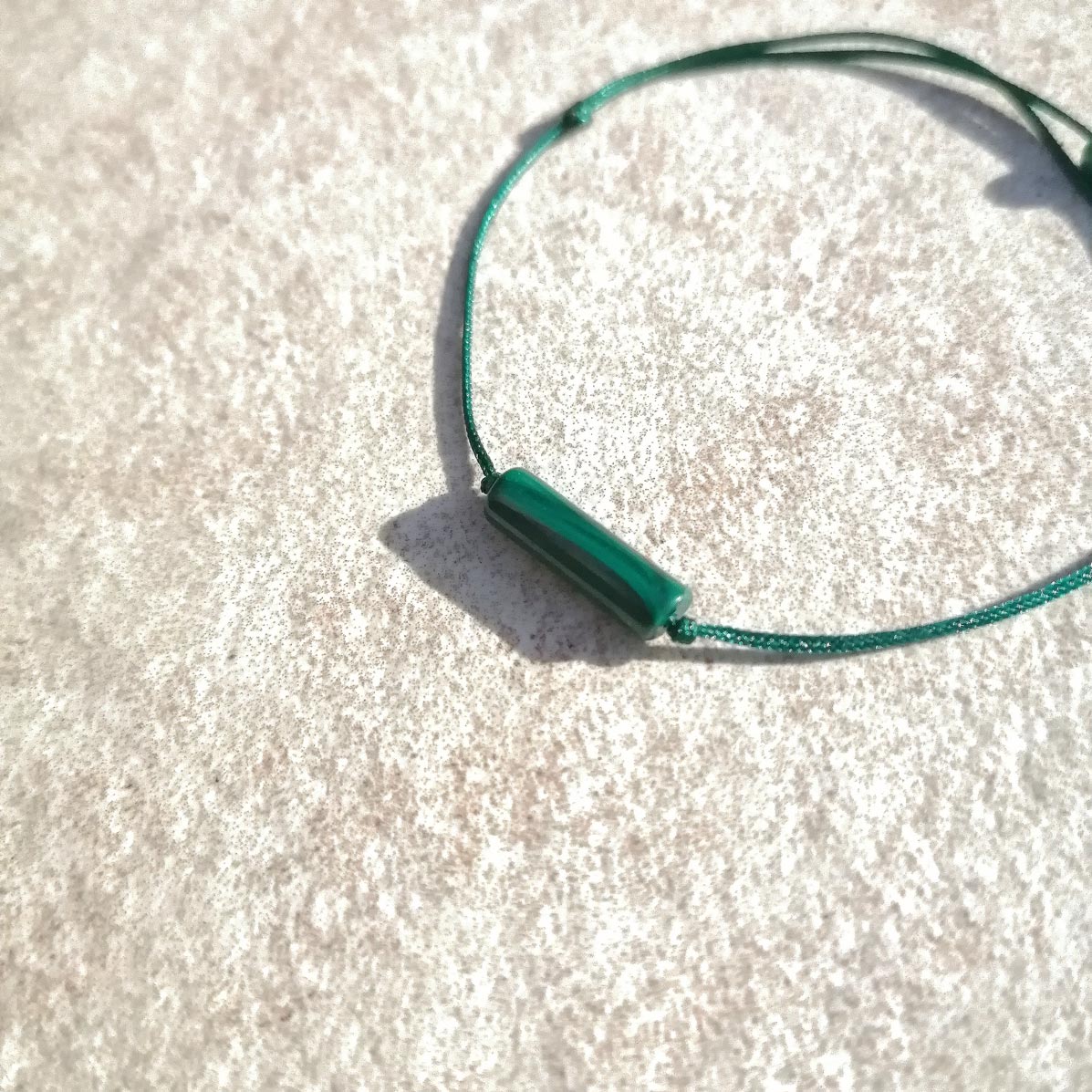 Schlichtes Armband in dunklem Grün mit Malachit pia norden