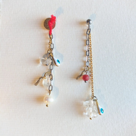 Mismatch Ohrringe 'Rivabella' gold & silber | Perle Bergkristall