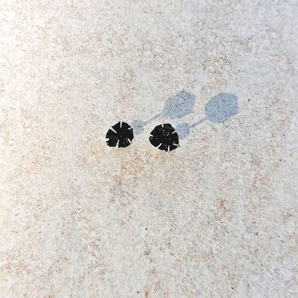 Ohrstecker mit schwarzem Turmalin und Sterlingsilber by pia norden