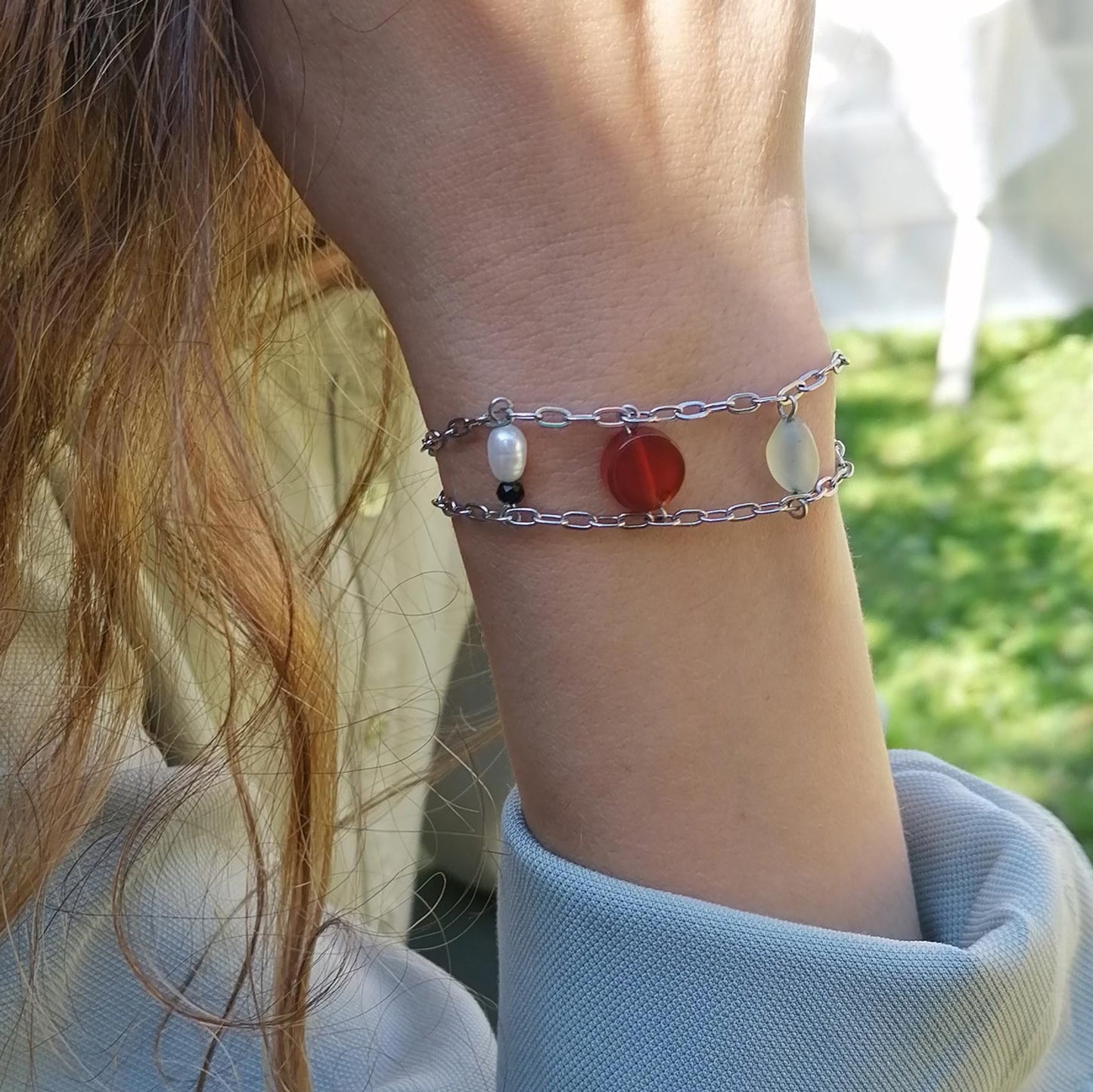 Mehrstrangige Edelstein Armkette | rot weiß gelb grün | Edelstahl