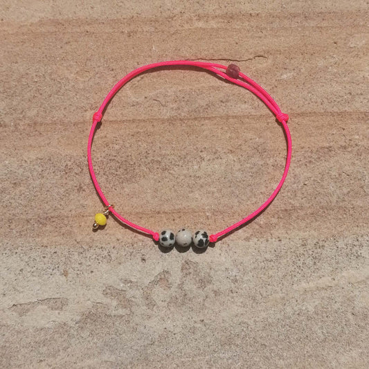 Dalmatiner Jaspis & Rubin Armband | Beige Schwarz Neonpink Gelb | pia norden