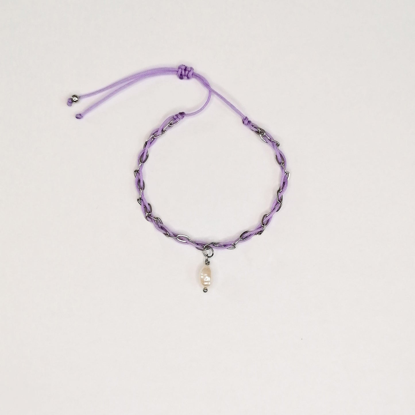 Lila Armband mit Charms | Perle Bergkristall Howlith | Balance