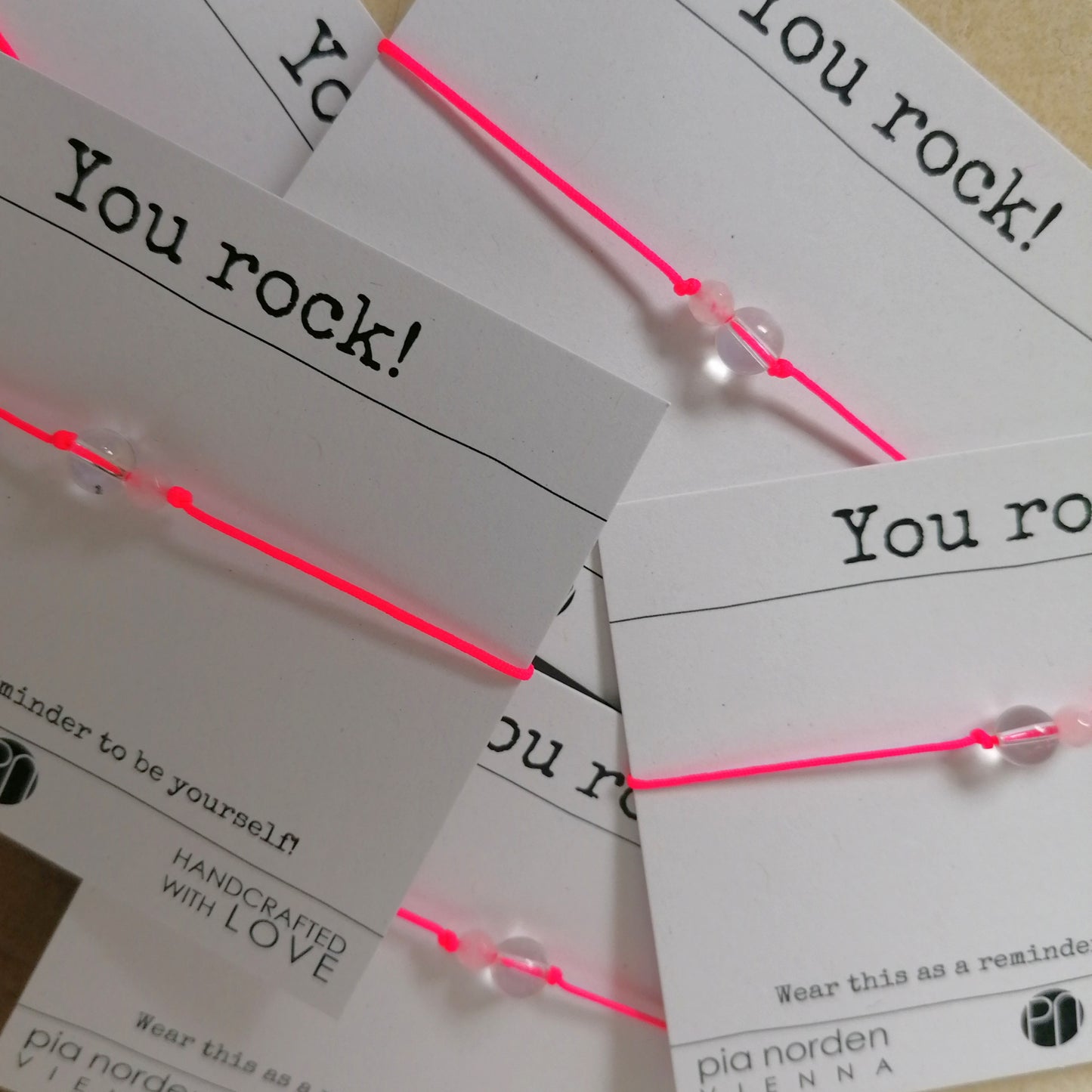 Bergkristall & Rosenquarz Armband neon pink