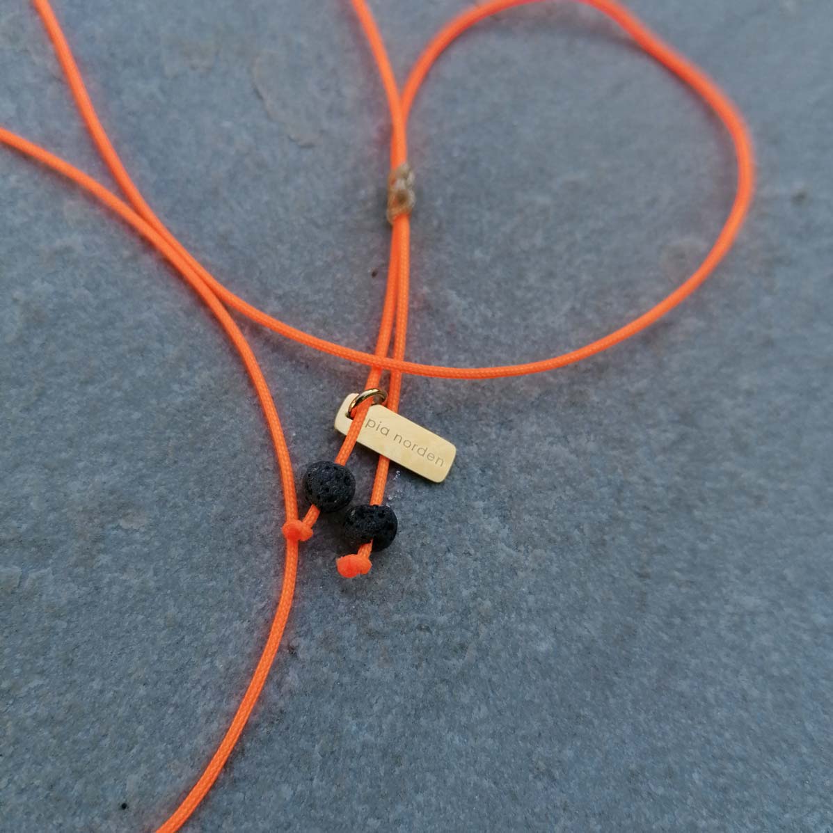 Jaspis & Lava Diffuser Halskette neonorange | Aroma Zubehör | pia norden