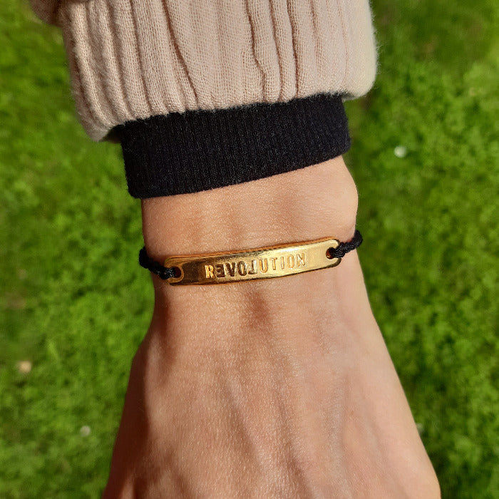 Love Revolution Armband gold & schwarz | pia norden